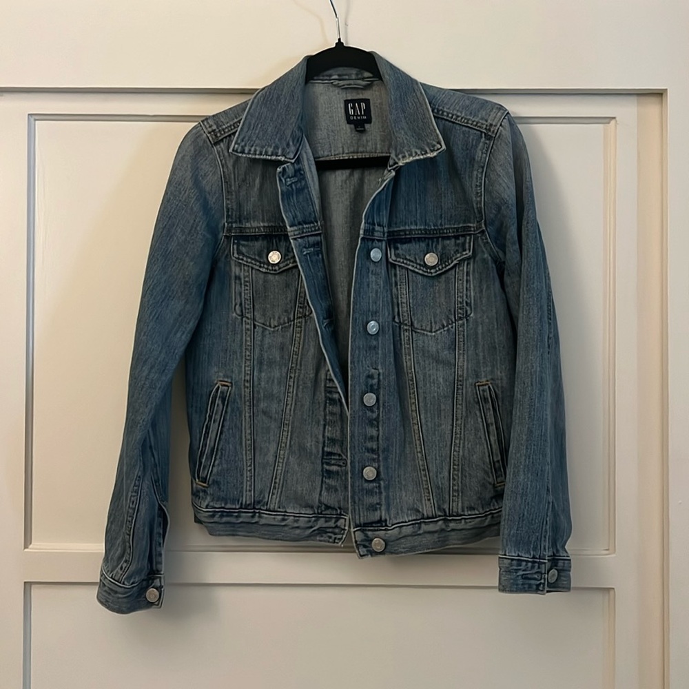 Gap Women’s Denim Jacket Size Small